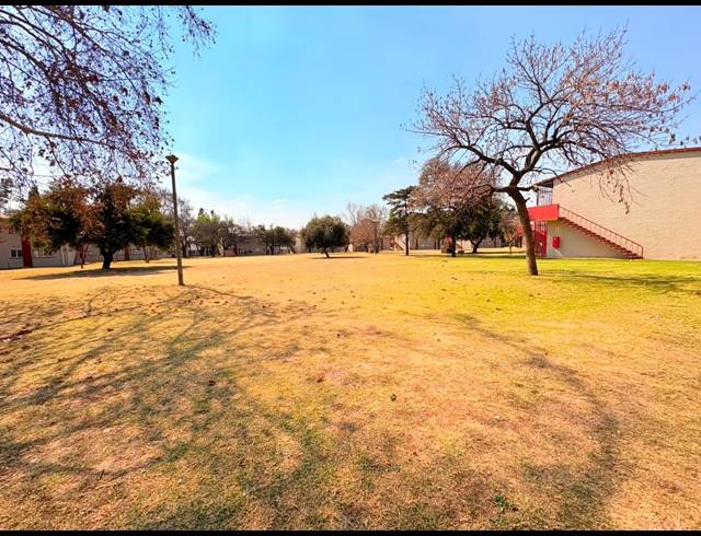 2 BEDROOM APARTMENT FOR SALE IN SASOLBURG EXT 3